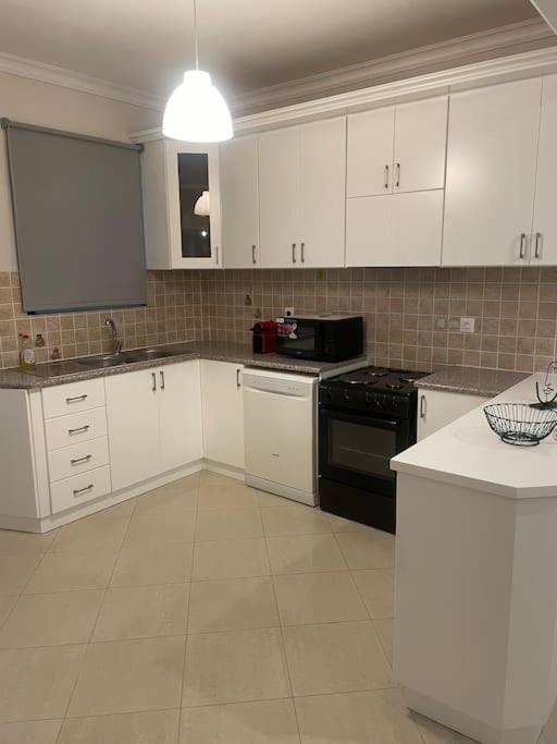 Mr. Sergio Apartment Ampavris Екстериор снимка