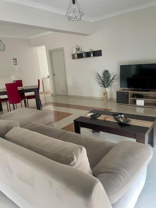 Mr. Sergio Apartment Ampavris Екстериор снимка
