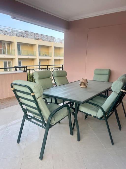Mr. Sergio Apartment Ampavris Екстериор снимка
